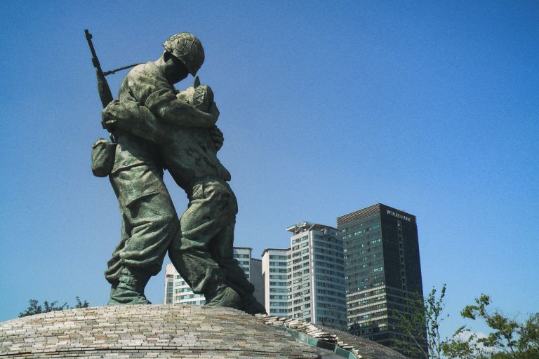Estatua de los hermanos en Seúl, Corea del Sur