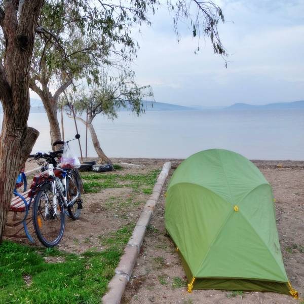 Acampado en una playa en Turquia