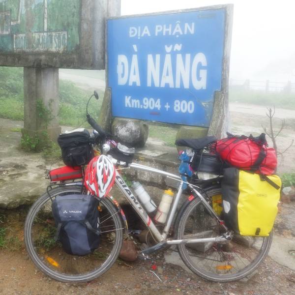 Con la bicicleta Asia llegando a Da Nang en Vietnam