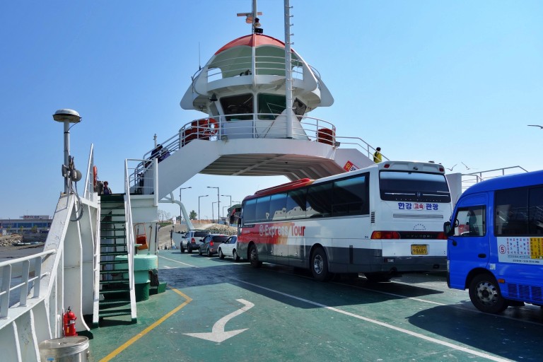 Ferry en Incheon Corea del Sur